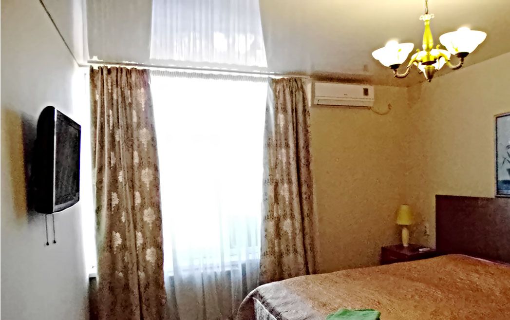 2-х местный полулюкс  в отеле Ягуар Симферополь для комфортного отдыха в столице Крыма. Прекрасный климат и доброжелательные люди.